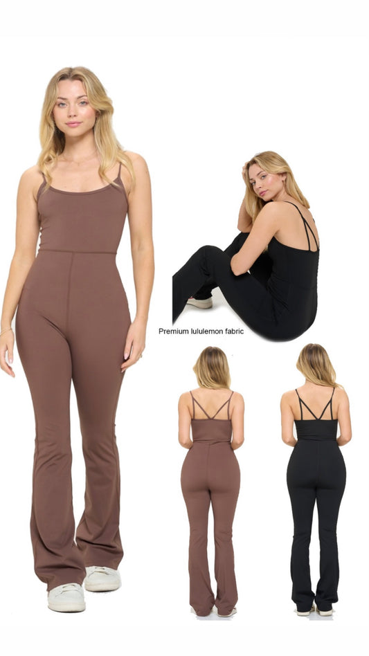 Thin strap jumpsuit (Black only)